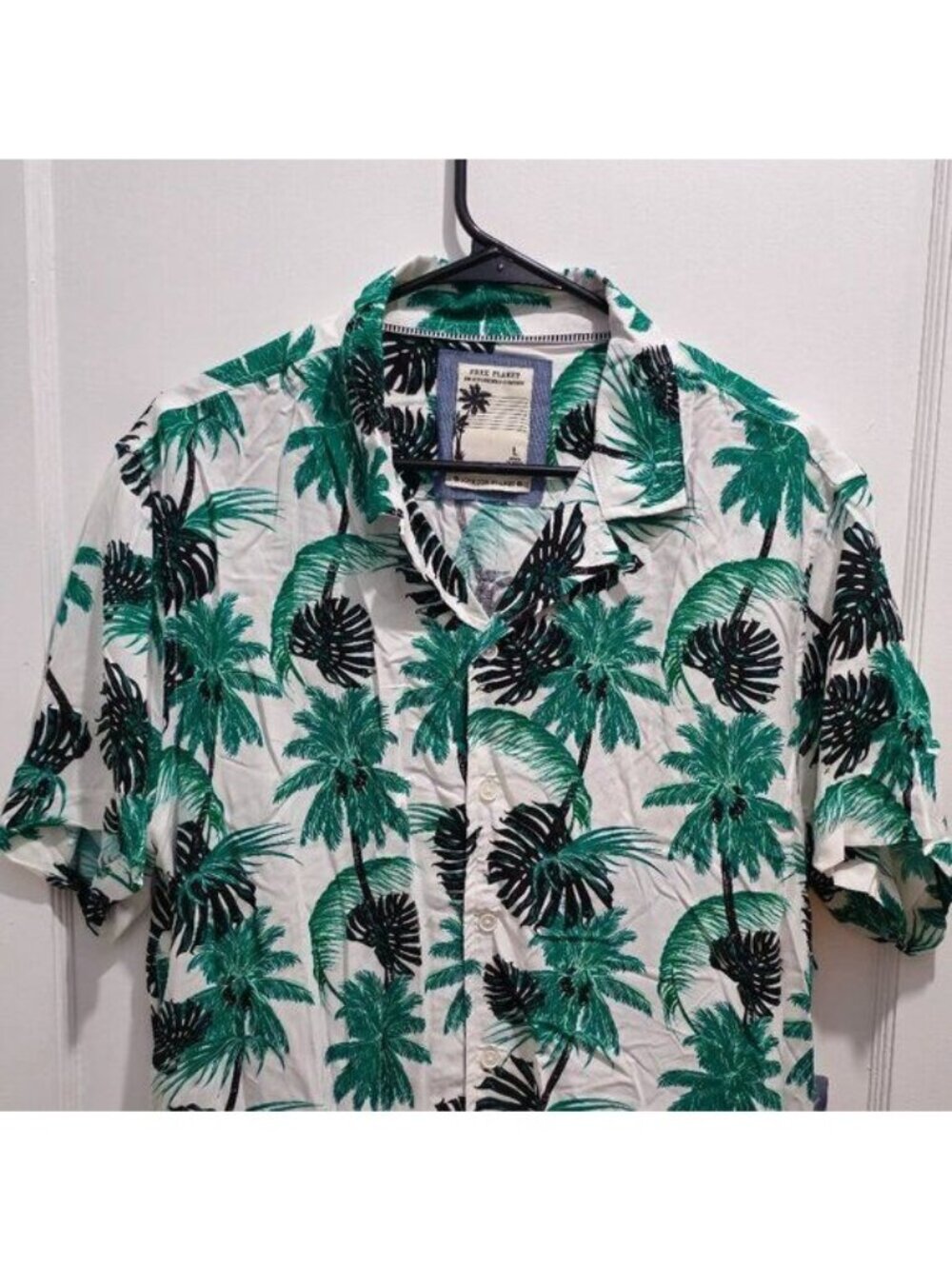 NWT Free Planet Eco Palm Leaf Tropical Short Sleeve Hawaiian Shirt